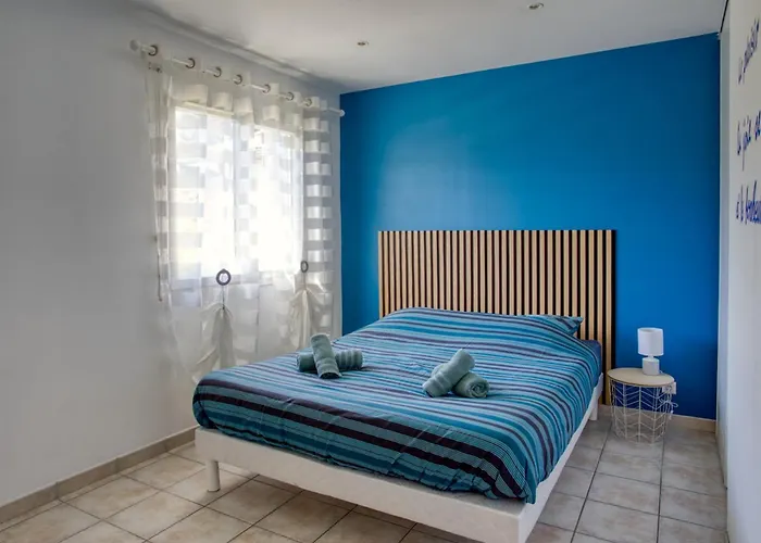 Superbe Villa, 4 Chambres, Parking, Garage Et Piscine Villa Genas
