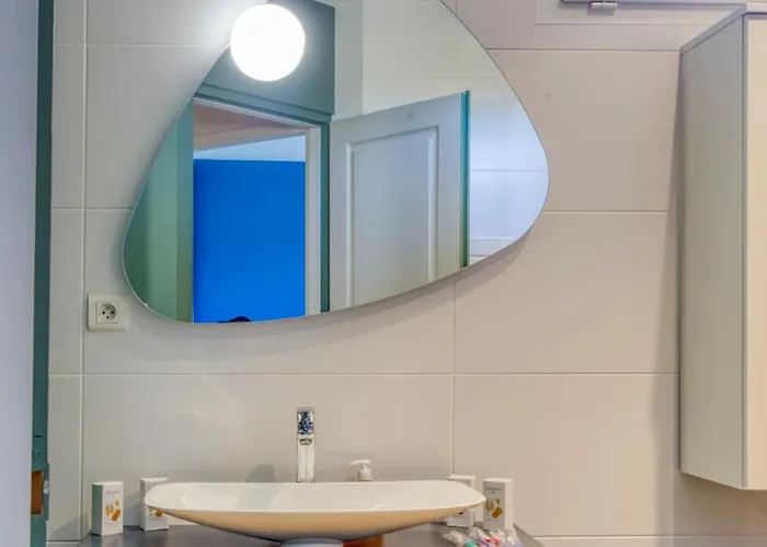 Superbe Villa, 4 Chambres, Parking, Garage Et Piscine Villa