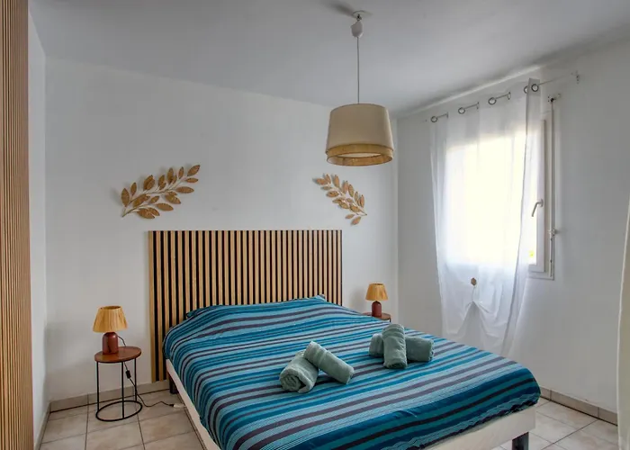 Villa Superbe Villa, 4 Chambres, Parking, Garage Et Piscine *