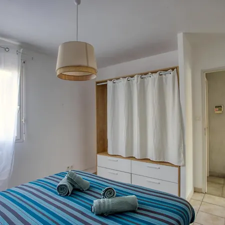 Villa Superbe Villa, 4 Chambres, Parking, Garage Et Piscine Genas