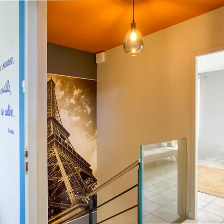 Superbe Villa, 4 Chambres, Parking, Garage Et Piscine Villa Genas
